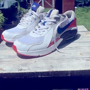 Nike Air Max excee size 5y